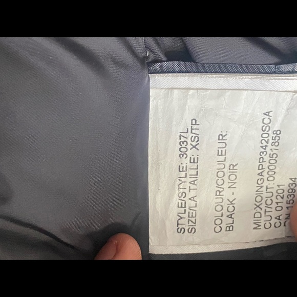 Canadian goose jacket 100% it’s in 10/10 condition - Picture 2 of 6